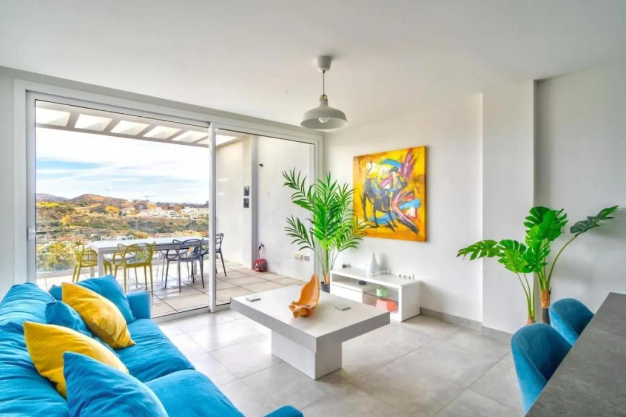 Stunning 2 Bed, 2 Bath Getaway Appartement La Cala De Mijas